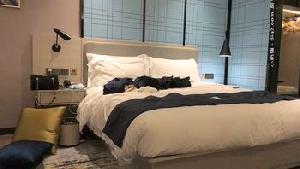 一屌极品寻欢10_21超模中途月经大出血只好作罢.
